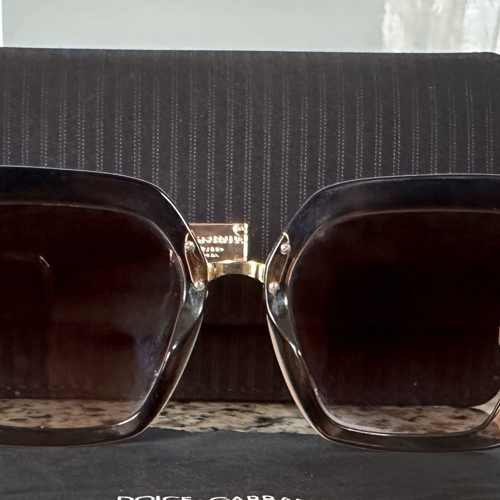 Dolce & Gabbana Oversized Sunglasses - Picture 2 of 4